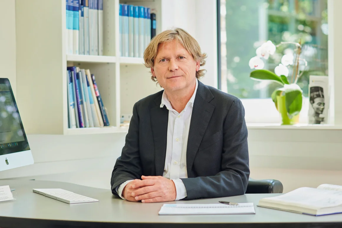 Prof. Dr. med. Gehrking in der Praxis